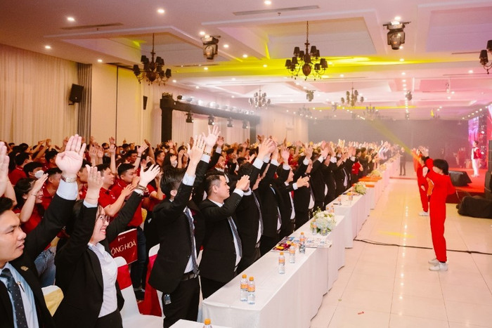 Nhân sự làm việc tại Kim Oanh Group được "trang bị" môi trường làm việc lành mạnh, phúc lợi cao và nhân văn.