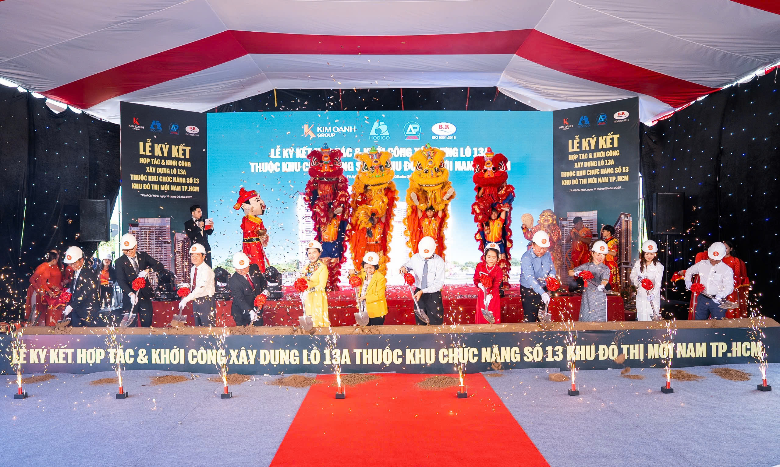 Lễ khởi công xây dựng hệ thống hạ tầng kỹ thuật tại Lô 13A thuộc khu chức năng số 13 khu đô thị mới Nam TP.HCM (dự án Hồng Quang Bình Chánh). Lễ khởi công xây dựng hệ thống hạ tầng kỹ thuật tại Lô 13A thuộc khu chức năng số 13 khu đô thị mới Nam TP.HCM (dự án Hồng Quang Bình Chánh).