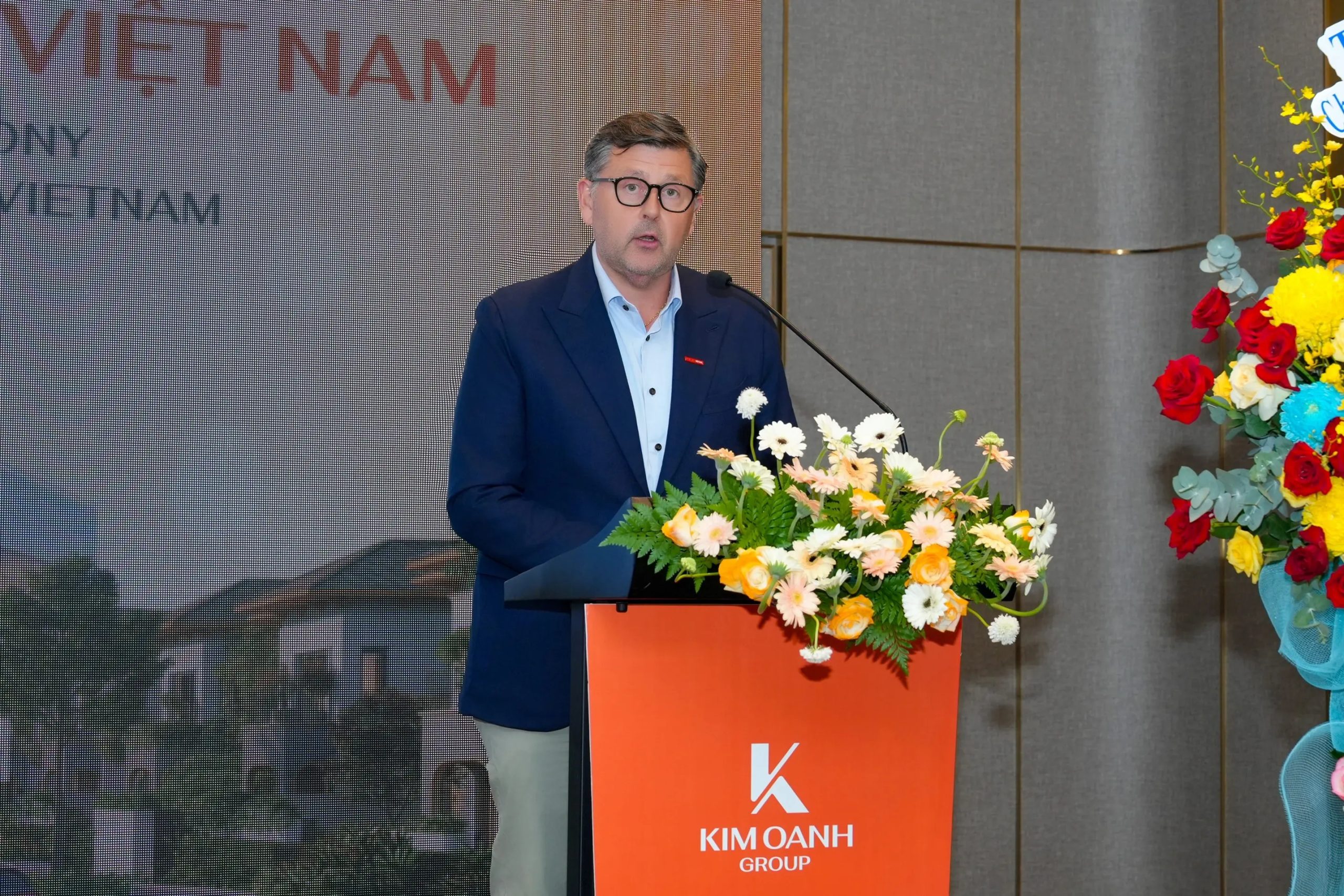 Central Retail Việt Nam vs Kim Oanh Group